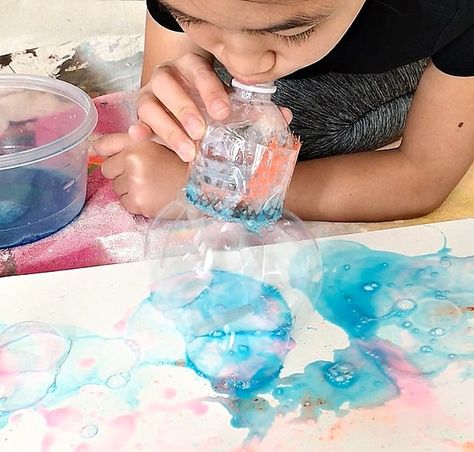 Bubble Painting Lighthouse Camps Art Winter camp for ages 6 to 12, from Jan. 22 to 26, 2024 萊特豪斯兒童營隊 全英語藝術冬令營 適合6-12歲 2024年1月22日~1月26日